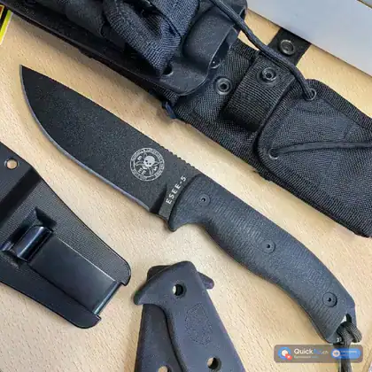 Couteau Esee numéro 5 — Photo 1