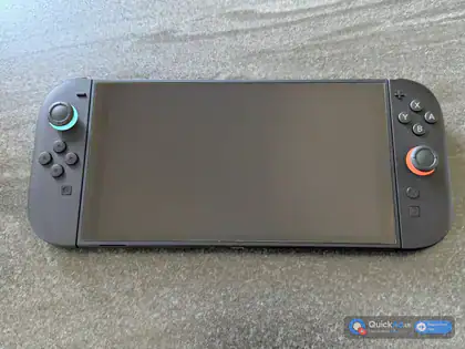 Nintendo Switch 2 avec 2 jeux et manette Pro — Photo 2