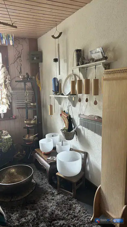 Hypnose, thérapie sonore et énergétique, massages divers et nutrition. — Photo 1