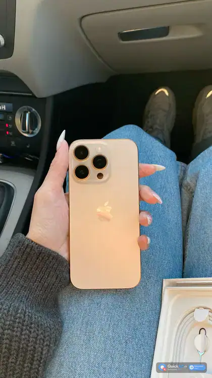 iPhone 16 Pro Max couleur Titane Désert — Photo 2